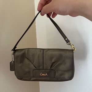 Y2K 2000s coach ashley pleated leather clutch / mini bag